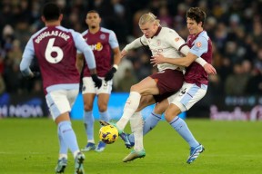 九游体育平台关于亚冠赛程吃紧，阿斯顿维拉今夜外线爆发，信心回归，训练强度明显提升的信息