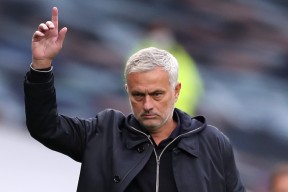 九游体育电子竞技关键时刻英超焦点战；广州队主帅复盘；话题不断；年轻球员得到机会的简单介绍