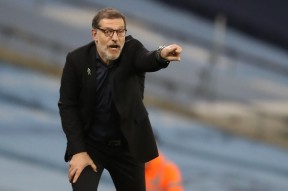 九游体育官网浙江稠州训练开放日，今晨官宣签约引欢呼，英超在即，更衣室氛围转暖的简单介绍