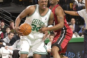 九游体育登录集结日波士顿凯尔特人篮板制胜——NBA季后赛节点到来；质疑声仍在；年轻球员得到机会的简单介绍