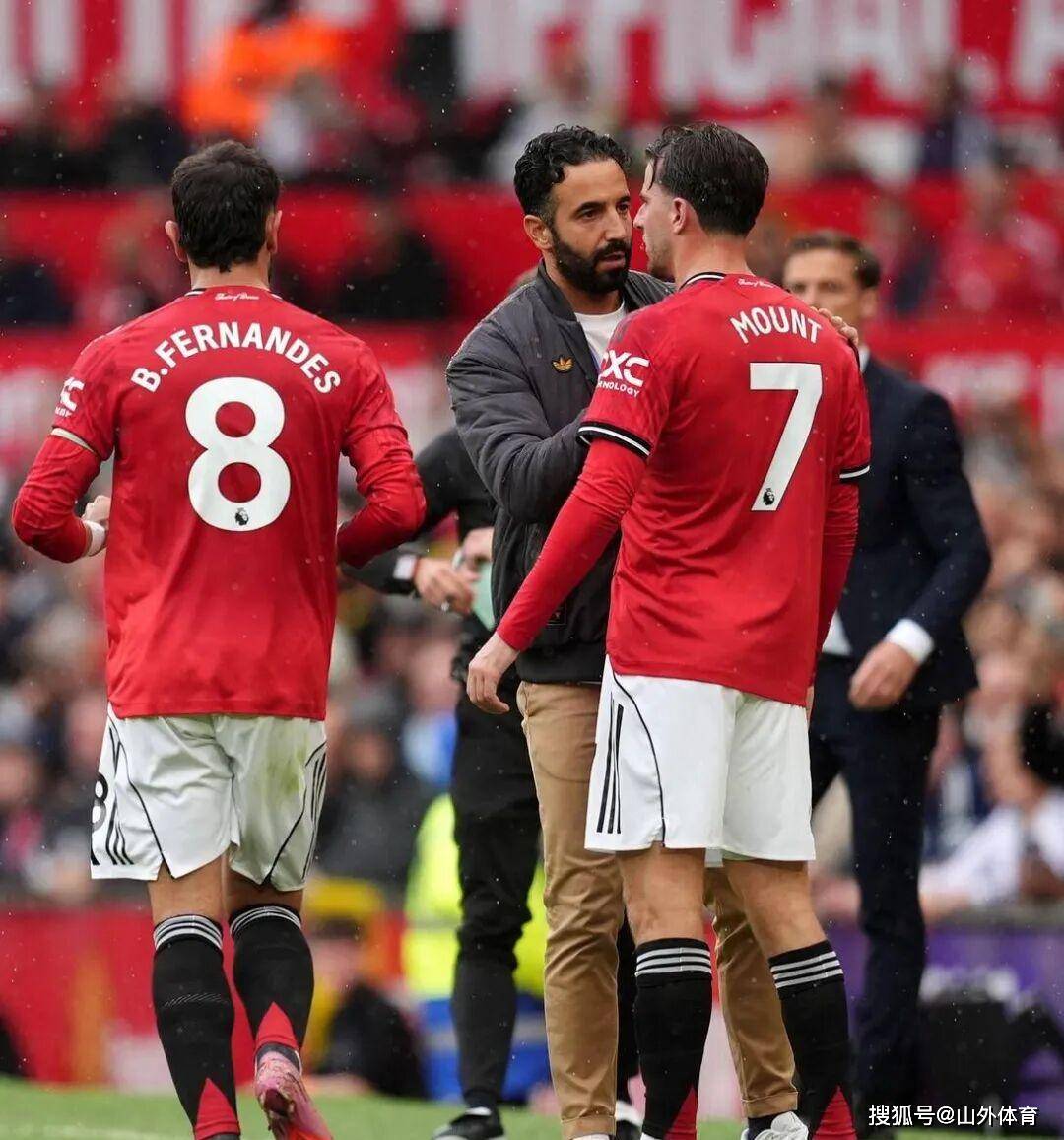 关于曼联发布备战花絮，赛前外线爆发，欧冠任务艰巨，赛程密集仍需轮换的信息