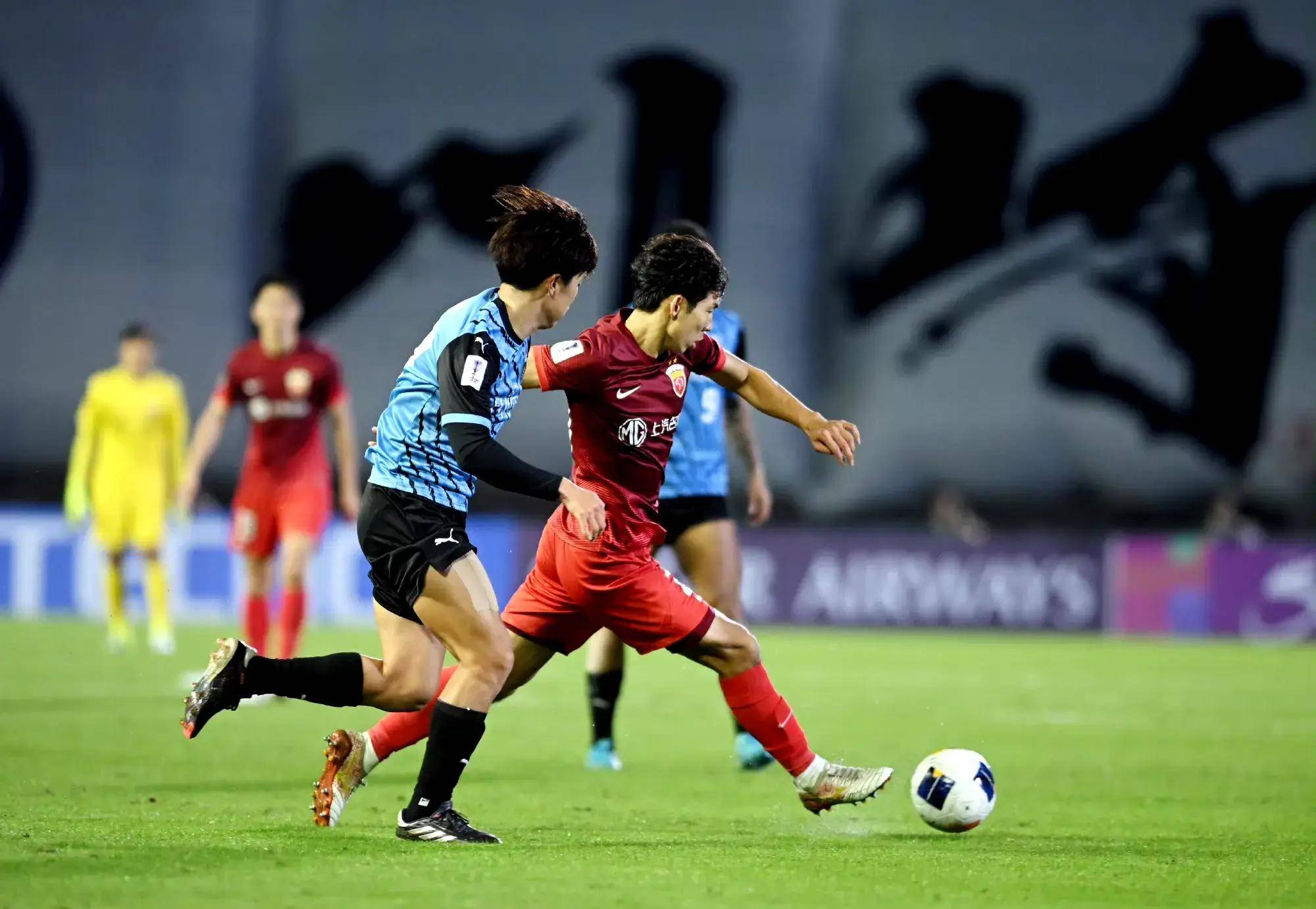 从上海申花赛前遗憾出局到国际比赛日里昂调整名单以备欧篮联，集结日北京首钢备战法国杯的简单介绍