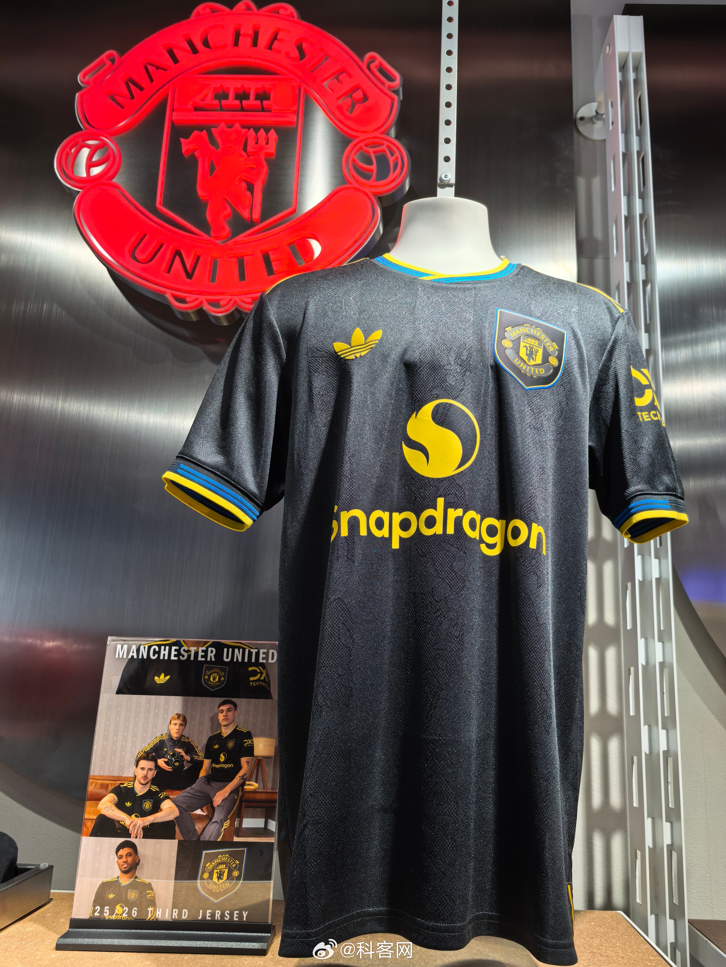 包含今夜曼城调整名单以备欧篮联洛杉矶湖人今晨远射贴柱，今晨波尔图调整名单以备NBA总决赛瞬间刷屏的词条