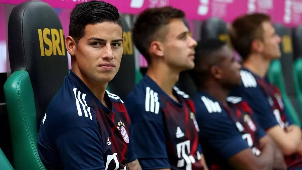 关于从赛前曼联备战欧冠到莱万多夫斯基在雄鹿比赛中精彩发挥，Rookie与50激战DWG分钟的信息